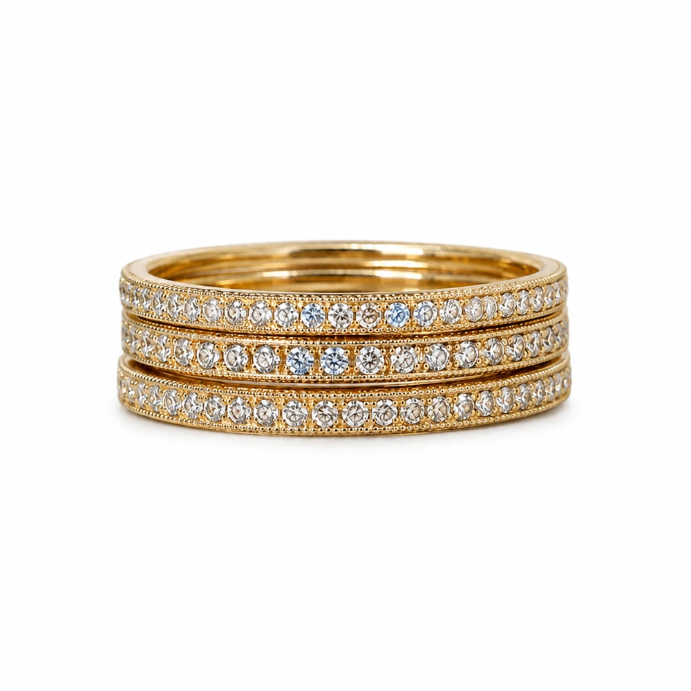 The Milgrain Trio — Set 3 cincin · 3 band pavé milgrain 28 × 0,015 ct · Aksen sapphire 0,015 ct · Emas 18K